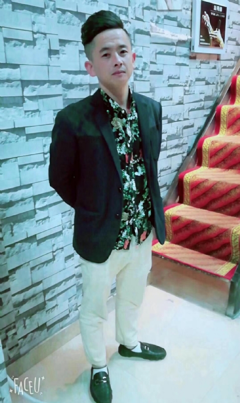 男人三十而立的第一张照片--百色相亲服务中心