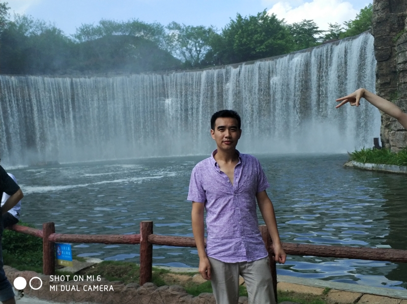 追梦人的第一张照片--百色相亲服务中心