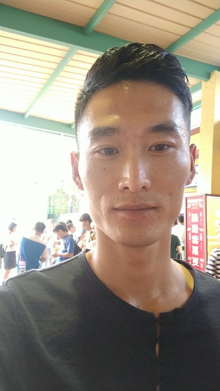 难得糊涂的第一张照片--百色相亲服务中心