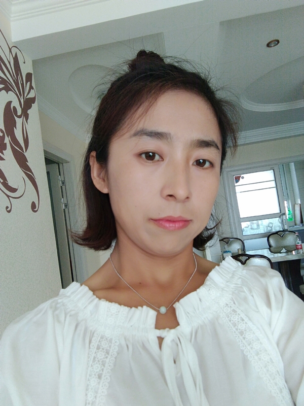 柠檬的第一张照片--百色相亲服务中心