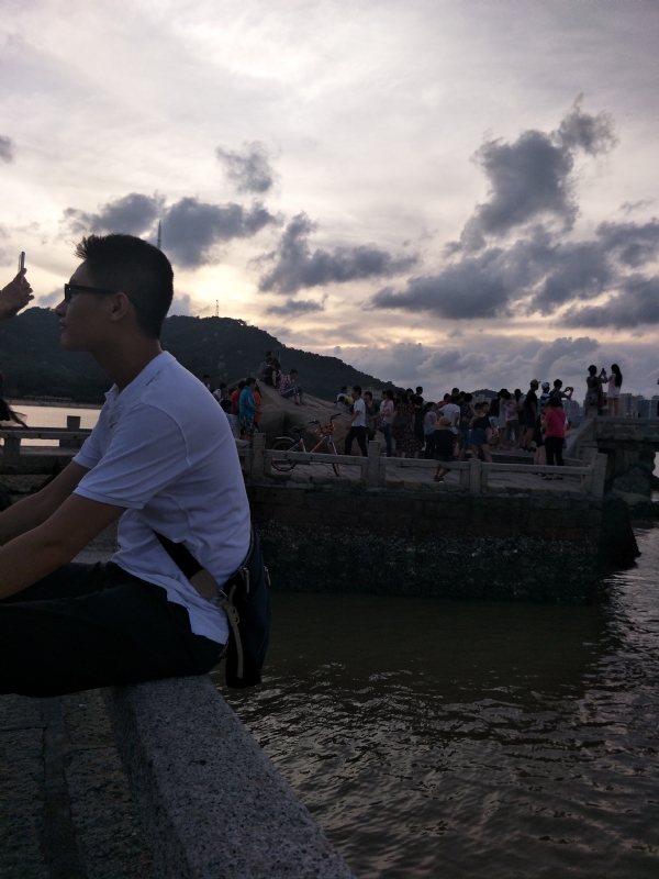 诗和远方的第一张照片--百色相亲服务中心