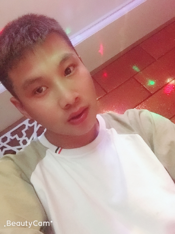 阿锋的第一张照片--百色相亲服务中心