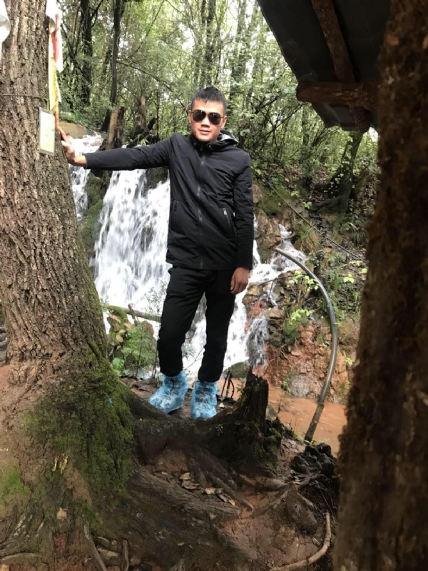 譕忄的第一张照片--百色相亲服务中心