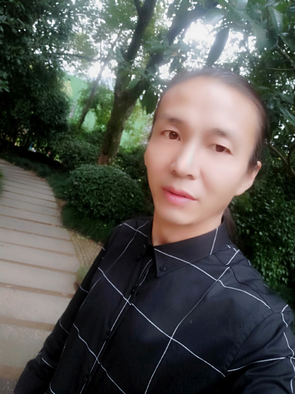 北方的狼的第一张照片--百色相亲服务中心