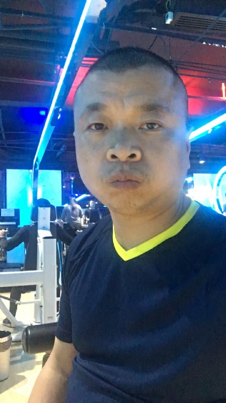 奋斗的第一张照片--百色相亲服务中心