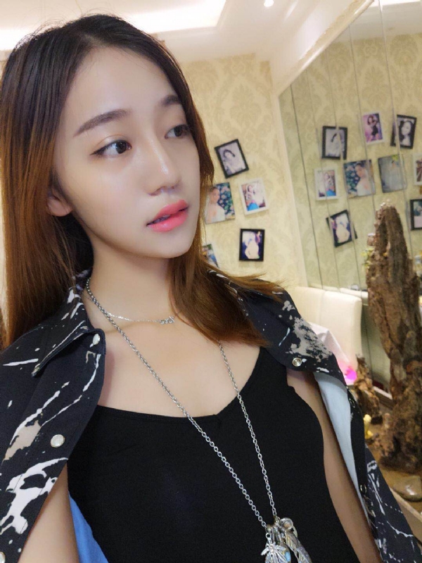 凉兮的第一张照片--百色相亲服务中心