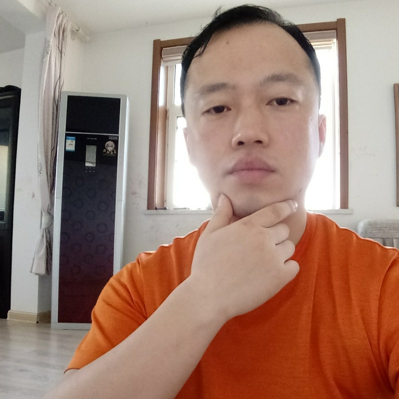 爱热闹的人的第一张照片--百色相亲服务中心