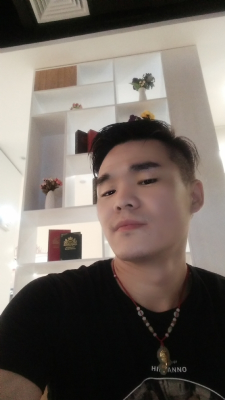 涵博随缘的第一张照片--百色相亲服务中心