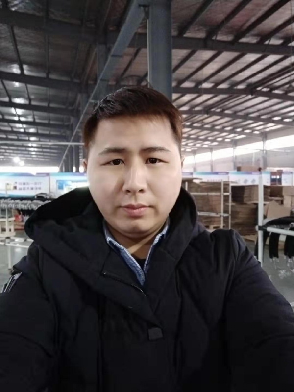 刀锋的第一张照片--百色相亲服务中心