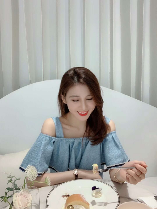 Emily的第三张照片--百色相亲服务中心