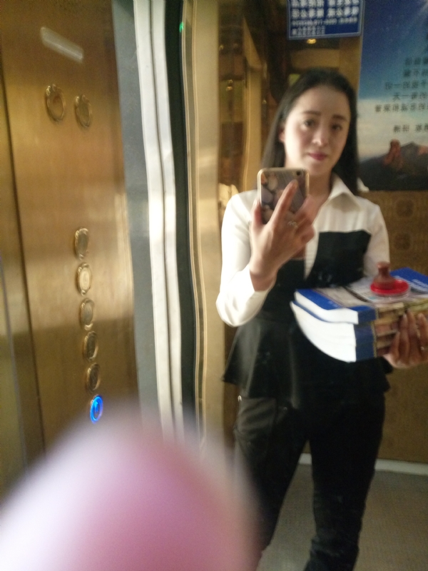 铿锵玫瑰的第一张照片--百色相亲服务中心