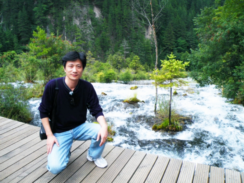 霞飞哥的第一张照片--百色相亲服务中心