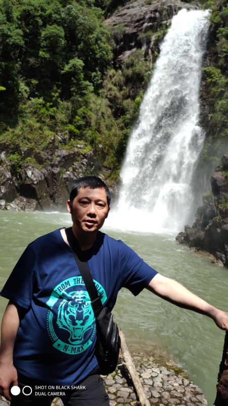 石头的第一张照片--百色相亲服务中心