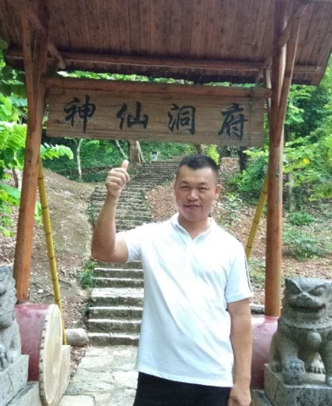 强仔的第一张照片--百色相亲服务中心