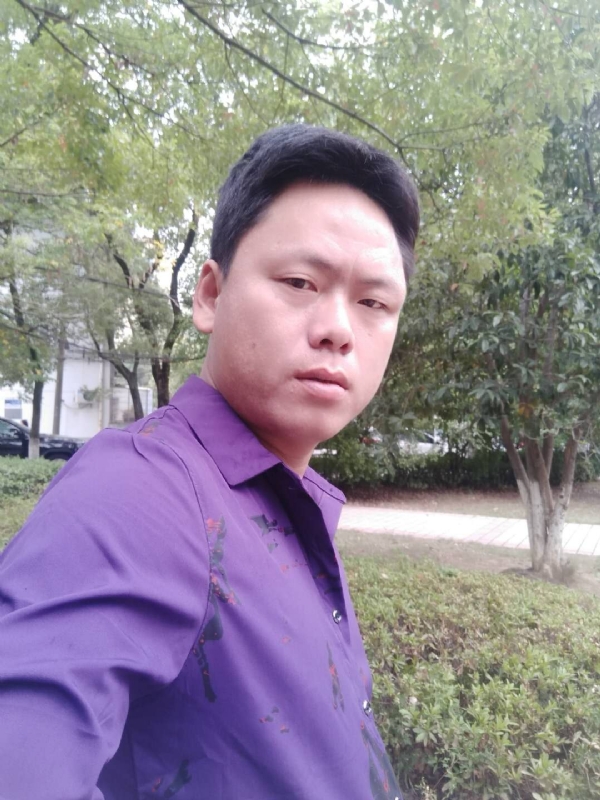 黄龙飞的第一张照片--百色相亲服务中心