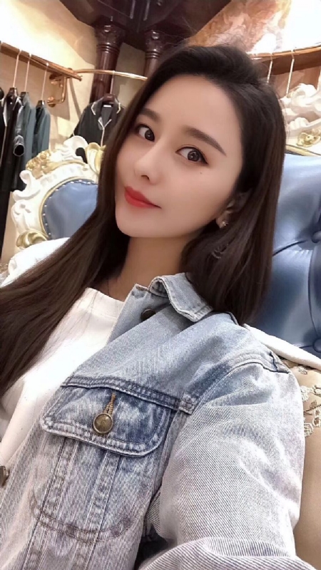 李珊珊的第一张照片--百色相亲服务中心