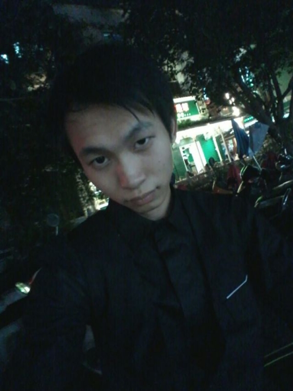 瞬间回眸的第一张照片--百色相亲服务中心