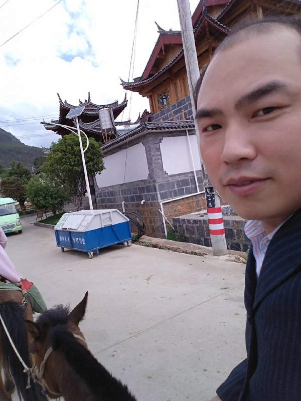 当代军人的第一张照片--百色相亲服务中心