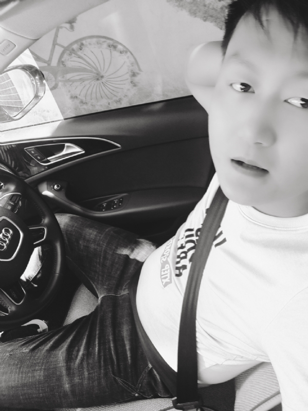 意中人的第一张照片--百色相亲服务中心