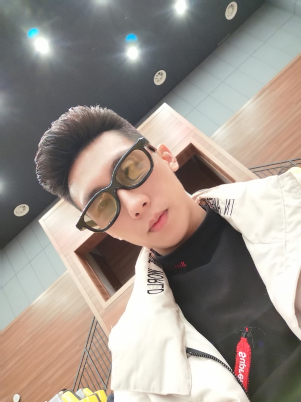 少年已不在年少的第一张照片--百色相亲服务中心