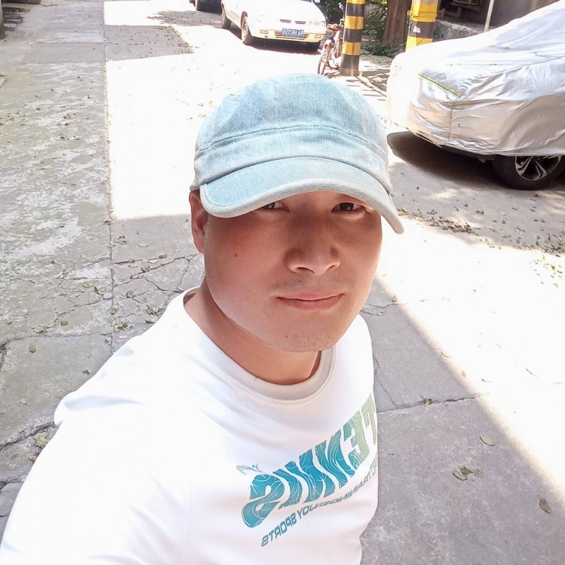 辉光的第一张照片--百色相亲服务中心