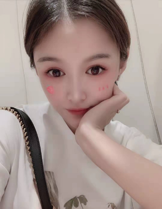 fei菲儿的第一张照片--百色相亲服务中心