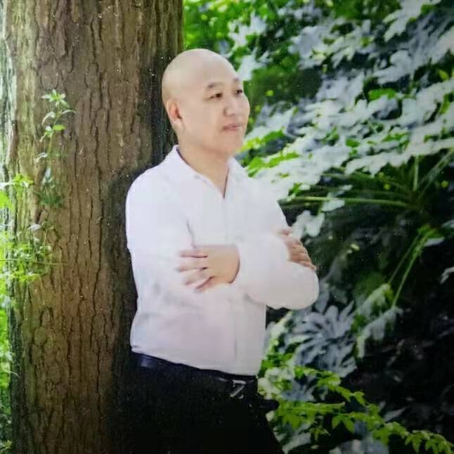 郑鑫牵手的第一张照片--百色相亲服务中心