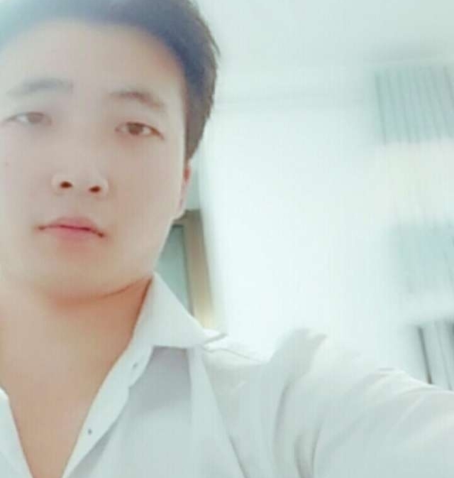 华英雄的第一张照片--百色相亲服务中心