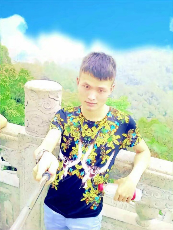 孤独王者元首的第一张照片--百色相亲服务中心