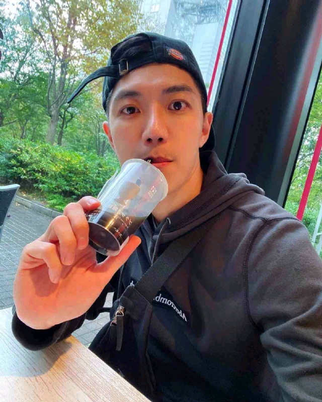 苏天奇的第一张照片--百色相亲服务中心