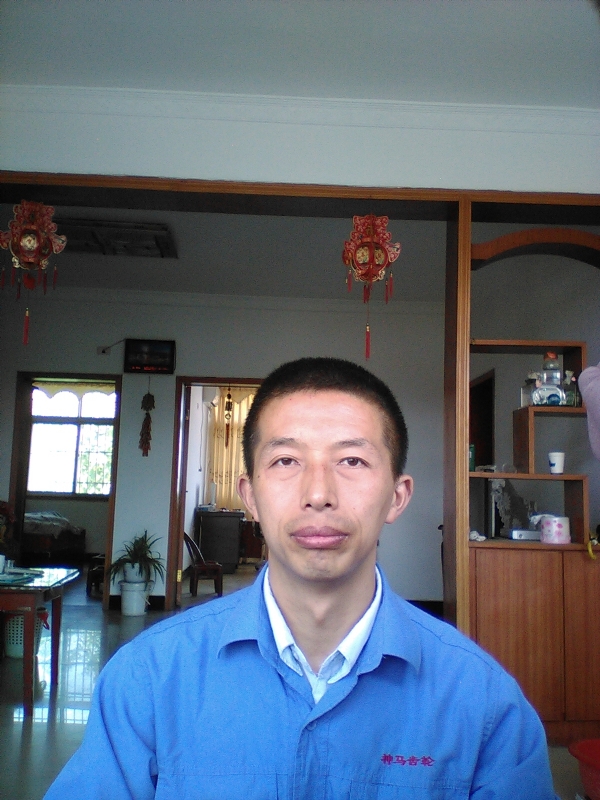 红玫瑰的第一张照片--百色相亲服务中心