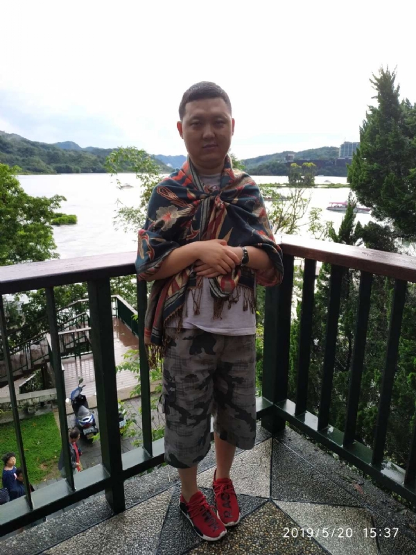 爱情里的俩个人的第一张照片--百色相亲服务中心