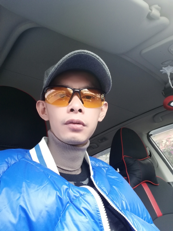 愿得一人心的第一张照片--百色相亲服务中心