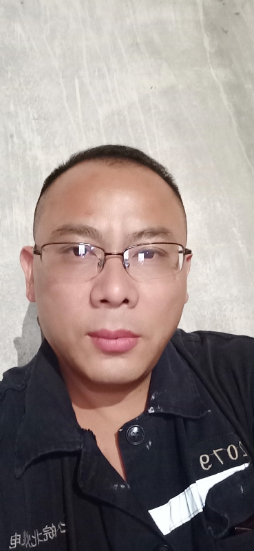 知足常乐的第一张照片--百色相亲服务中心