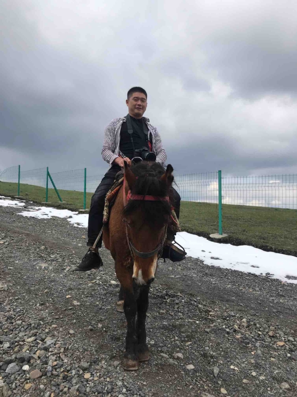 一个人的第一张照片--百色相亲服务中心