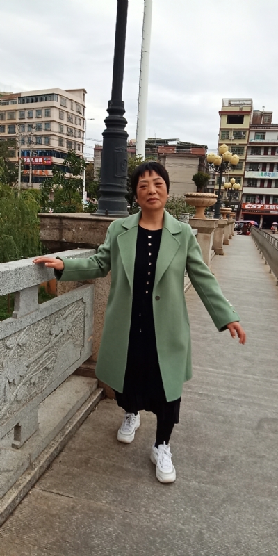 小玲的第一张照片--百色相亲服务中心