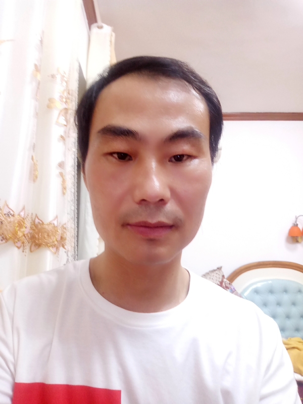 光明的第一张照片--百色相亲服务中心