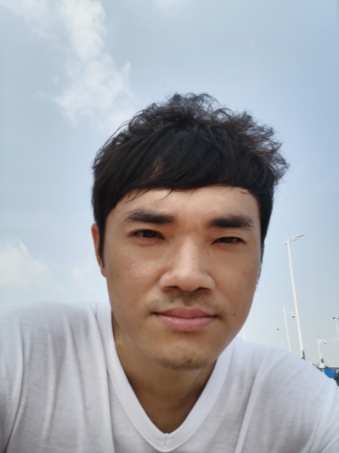 老实人的第一张照片--百色相亲服务中心