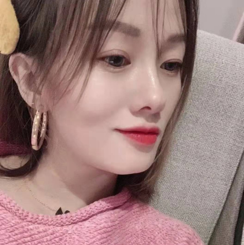 微醺的笑容的第一张照片--百色相亲服务中心