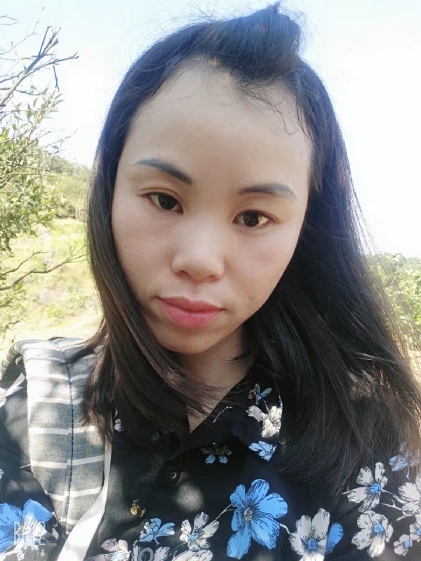 英英的第一张照片--百色相亲服务中心