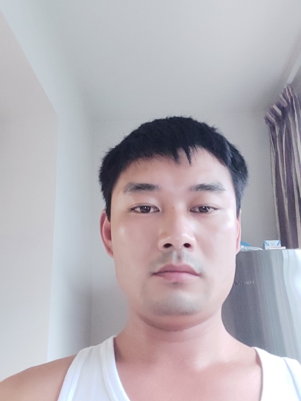 MM的第一张照片--百色相亲服务中心