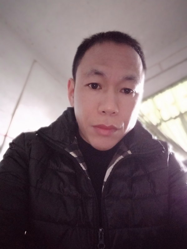 相信真爱的第一张照片--百色相亲服务中心