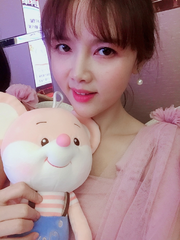 如朱砂的第一张照片--百色相亲服务中心