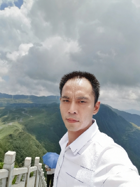 LXZ的第一张照片--百色相亲服务中心