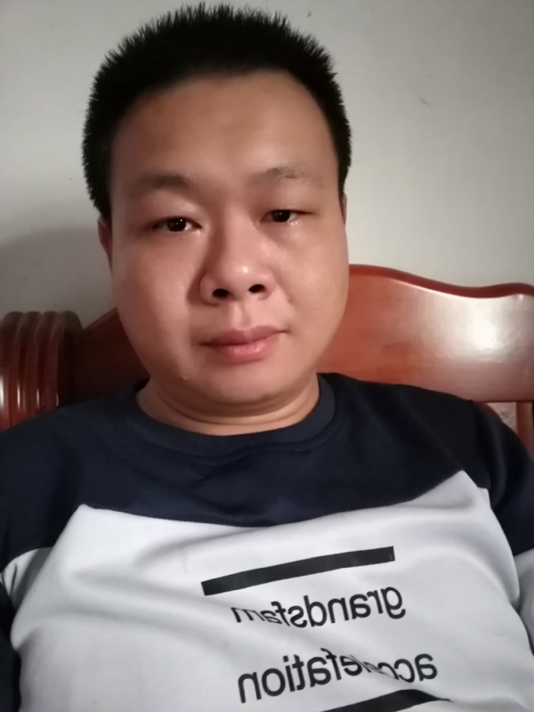 飞的第一张照片--百色相亲服务中心