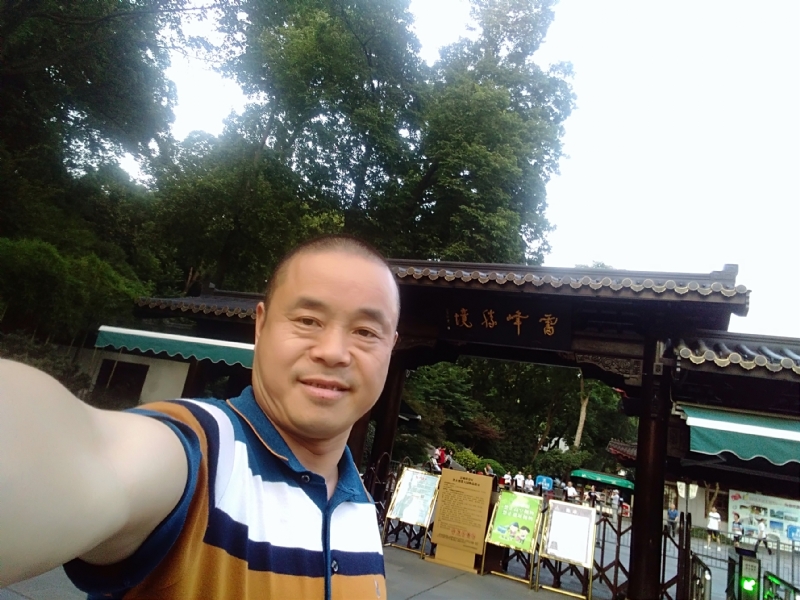 夏雨晨紫的第一张照片--百色相亲服务中心