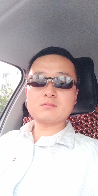 痛苦的单身狗的第一张照片--百色相亲服务中心