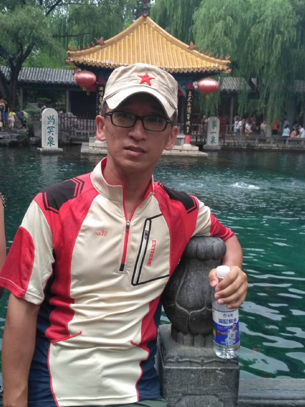 晓峰的第一张照片--百色相亲服务中心