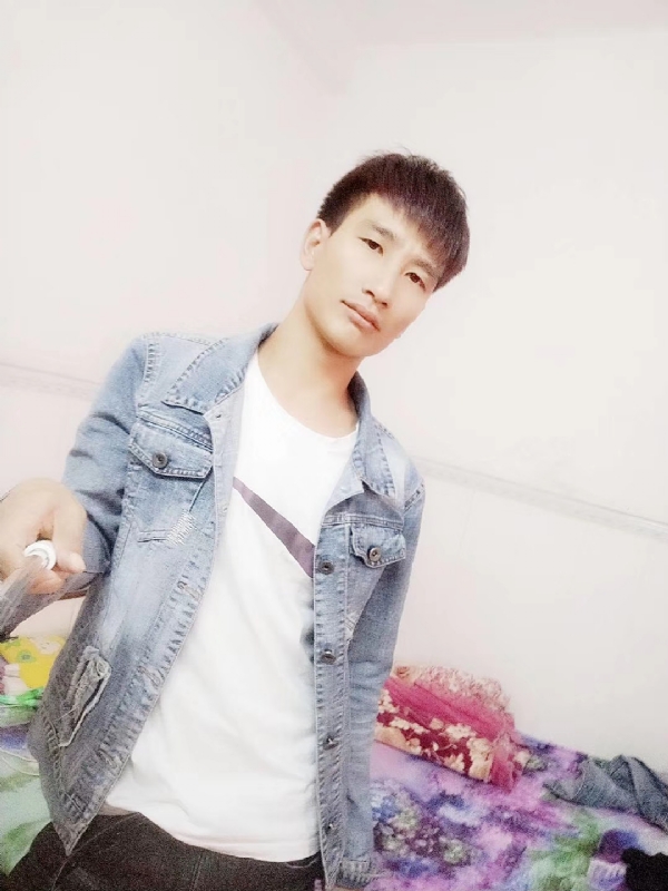 心好痛的第一张照片--百色相亲服务中心