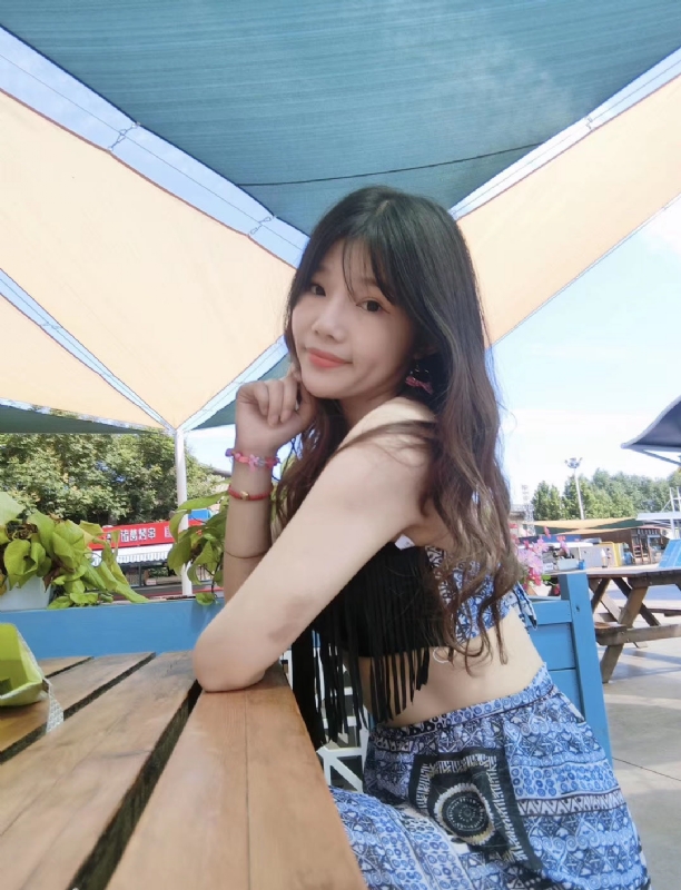 诗雨的第一张照片--百色相亲服务中心